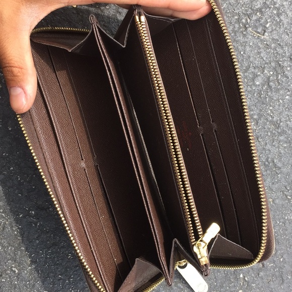 Louis Vuitton zippy wallet - AUTHENTIC - Picture 3 of 3